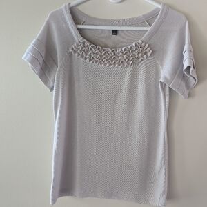 Anne Taylor Top w/pretty detail